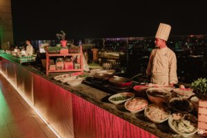 elegant-backdrop-decor-for-cocktail-event