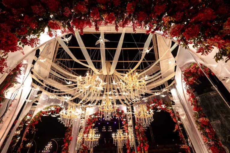 elegant-reception-entrance-decor
