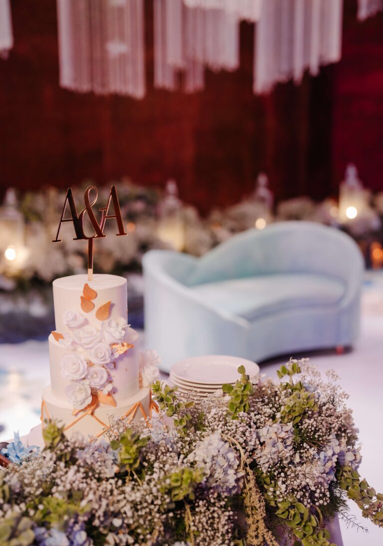 peach-and-gold-reception-flower-theme