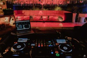 themed-cocktail-night-decoration-ideas